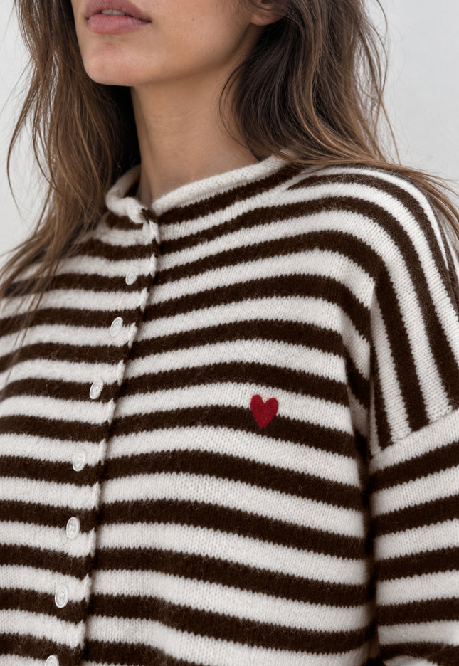 CHAQUETA ARMONIAS BORDADO CORAZÓN
