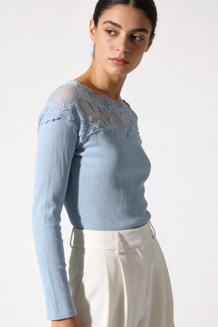 CAMISETA ARMONIAS ENCAJE