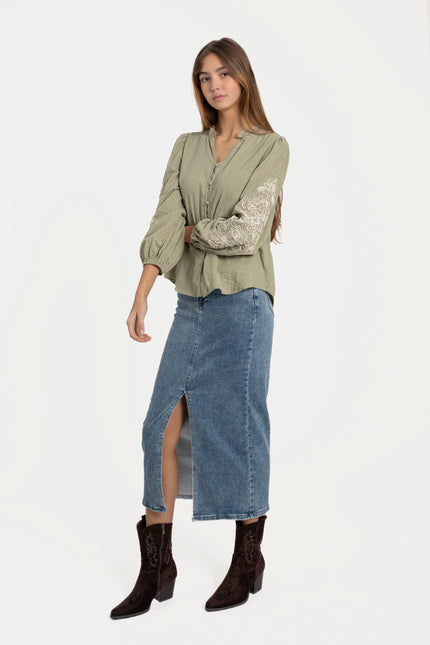 CAMISA ARMONIAS BORDADOS